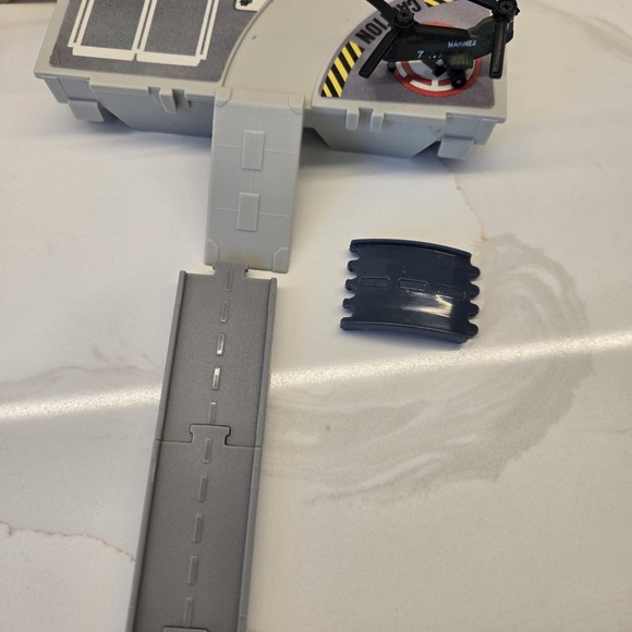 Micro Machine Travel City Fold Up Playsets by Galoob from 1989 - Picture 7 of 12